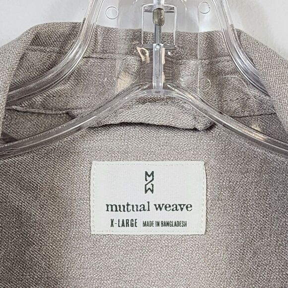 MUTUAL WEAVE Men's Beige Button-Up Shirt Soft Textured Long Sleeve Pocket sz XL - Picture 2 of 10